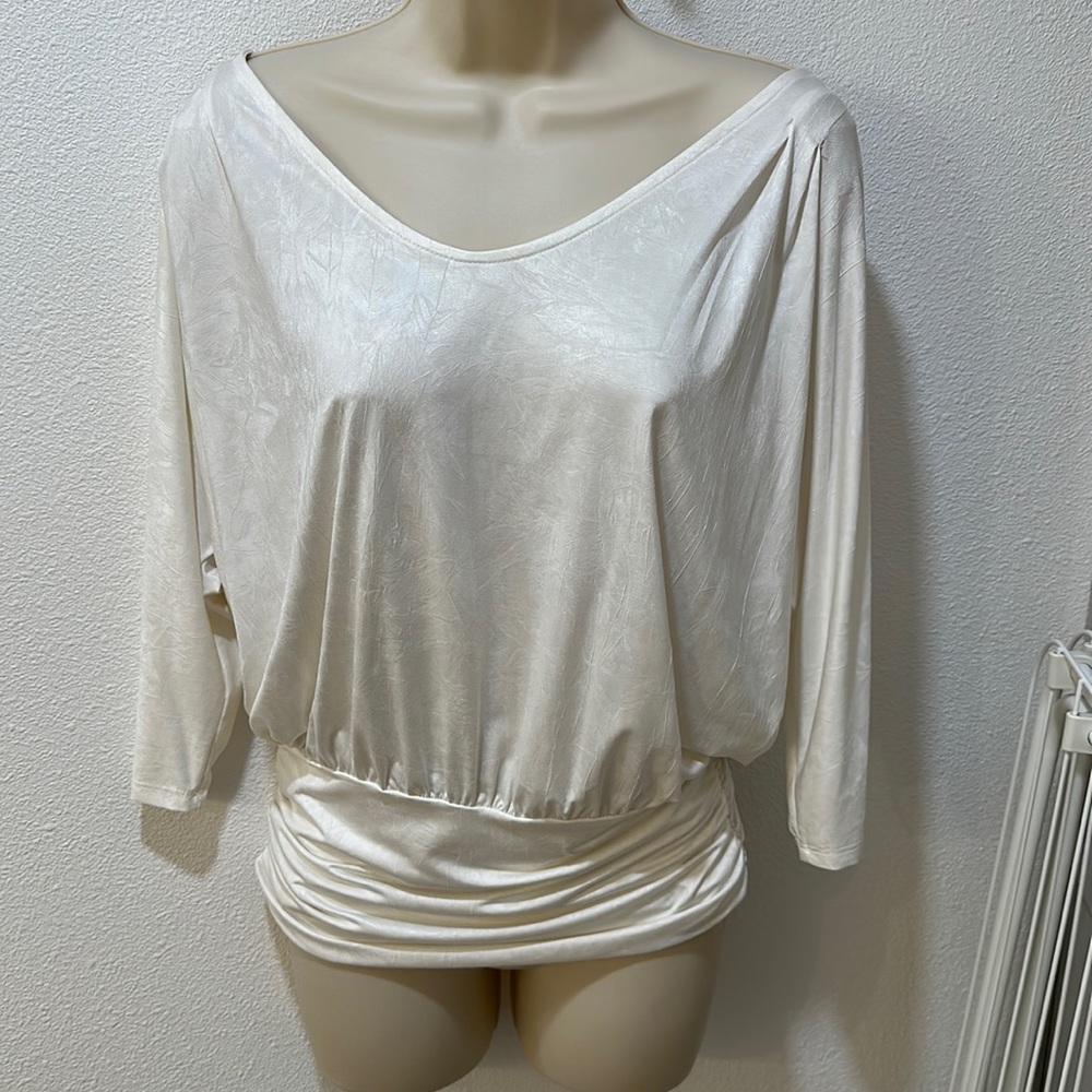 LIKE NEW Tua criss cross back detail ivory-colored 3/4 sleeve blouse